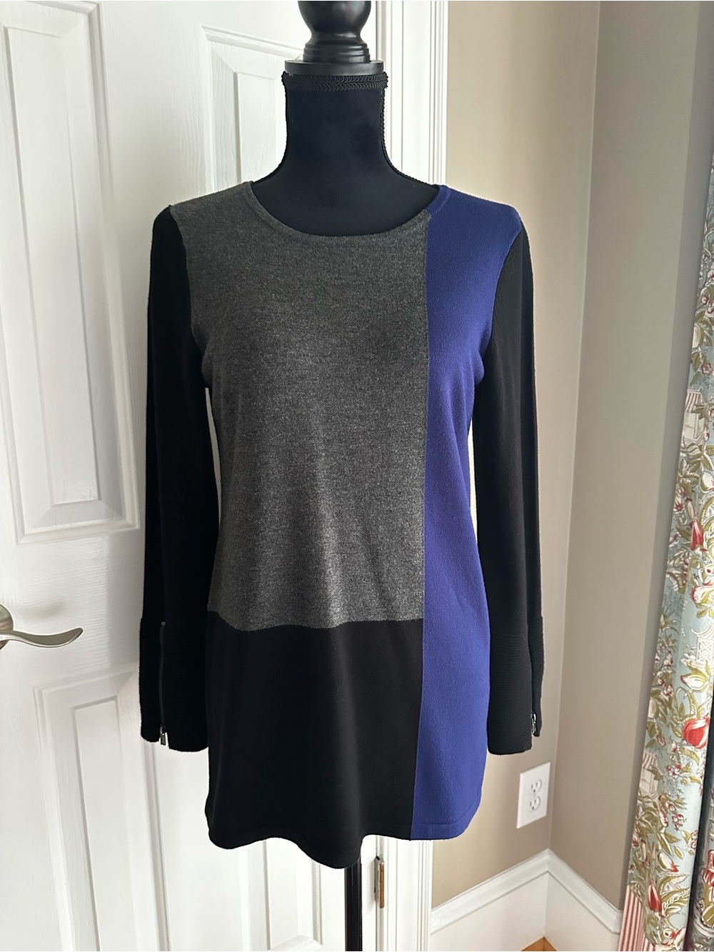 Chico's Colorblock Knit Tunic in Black, Gray & Blue